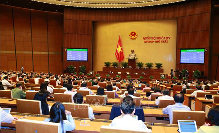 Quốc hội thông qua Nghị quyết về Kế hoạch phát triển kinh tế - xã hội 5 năm 2021-2025, ngày 27-7-2021. Ảnh: Phương Hoa/TTXVN
