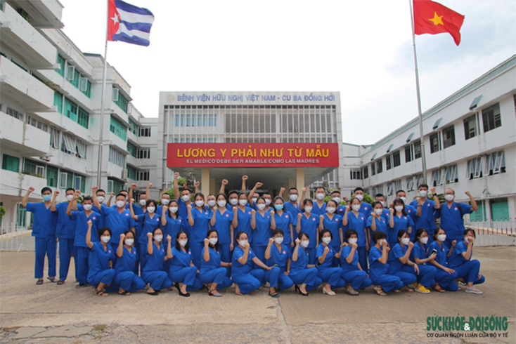 50 cán bộ, nhân viên y tế của Bệnh viện Hữu nghị Việt Nam - Cuba Đồng Hới lên đường vào TP.HCM chống dịch với sự quyết tâm cao.