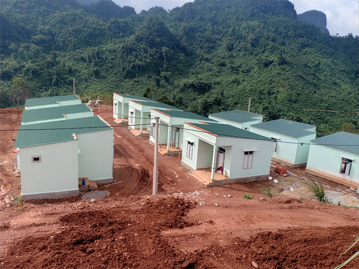 Khu tái định cư bản Cha Lo, xã Dân Hóa vừa hoàn thành, 34 hộ dân vùng sạt lở chuẩn bị được ở trong những căn nhà khang trang, an toàn.
