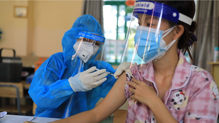 TP. Hồ Chí Minh bắt đầu tổ chức tiêm chủng vaccine Covid-19 Sinopharm cho người dân. Ảnh: Quỳnh Danh.