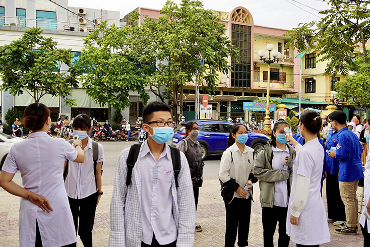 Học sinh Quảng Bình tựu trường sớm nhất vào ngày 23-8