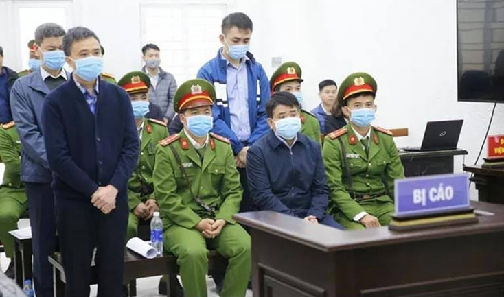 Ông Nguyễn Đức Chung và các đồng phạm hầu tòa vụ án Chiếm đoạt tài liệu bí mật Nhà nước.