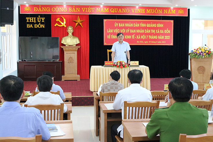Đồng chí Trần Thắng, Phó Bí thư Tỉnh ủy, Chủ tịch UBND tỉnh đặt vấn đề tại buổi làm việc