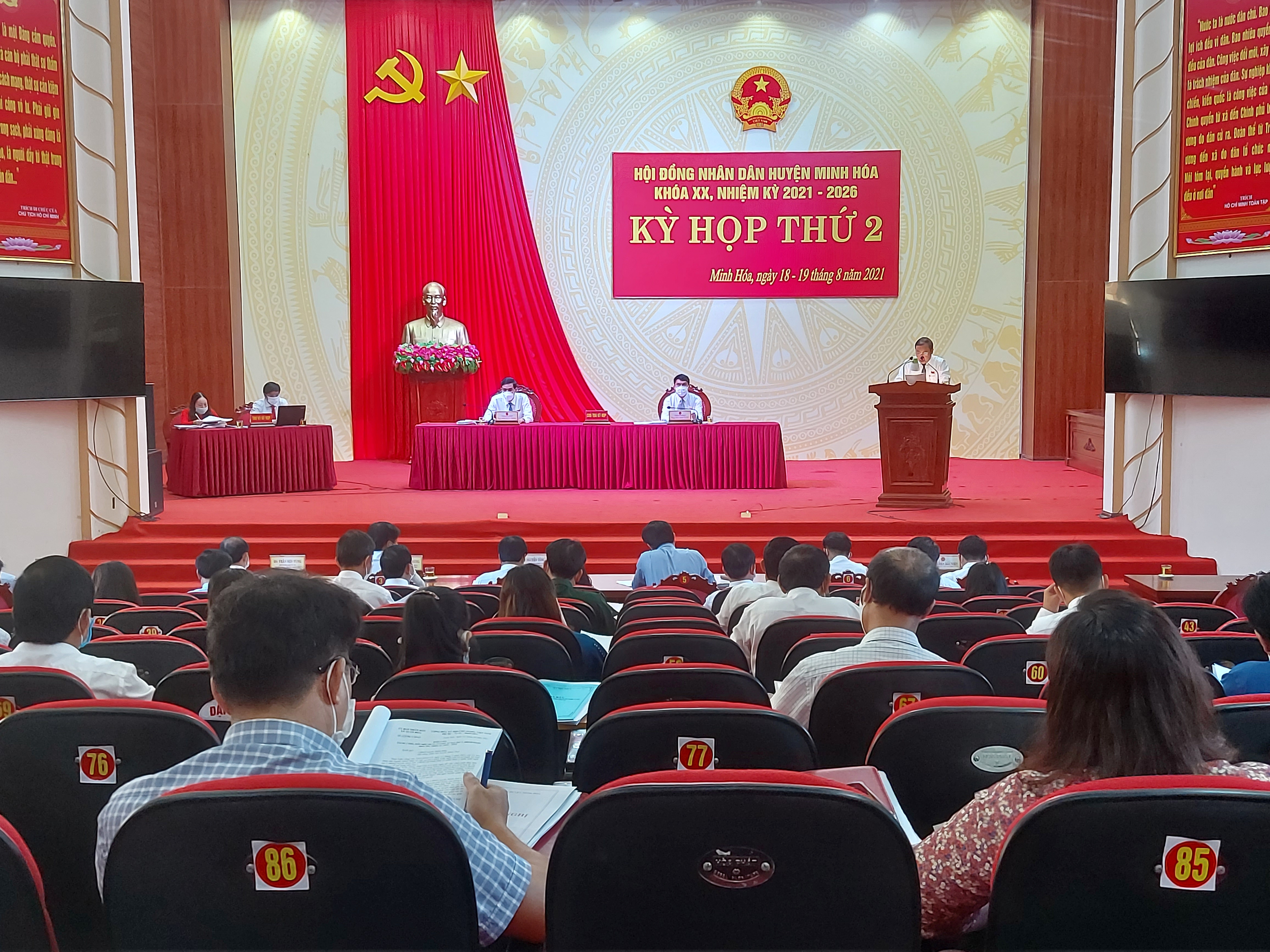 Toàn cảnh kỳ họp thứ 2 HĐND huyện Minh Hóa.