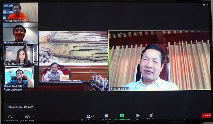 Đồng chí Chủ tịch Hội đồng quản trị Tập đoàn FPT Trương Gia Bình phát biểu tại buổi làm việc ở điểm cầu Hà Nội.