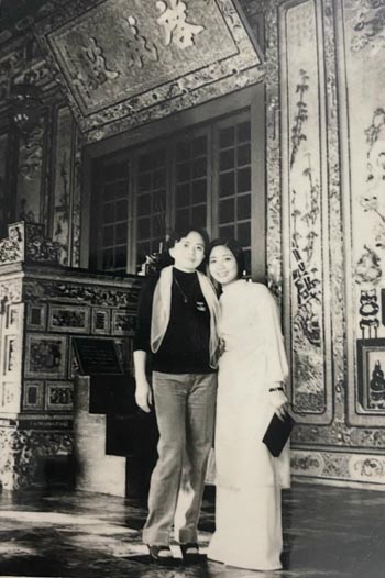 Với chị Võ Hồng Anh ngày 26-3-1985, tại thành phố Huế