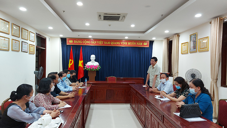 Đồng chí Phó Chủ tịch UBND tỉnh Hồ An Phong phát biểu ý kiến sau buổi tổng duyệt.