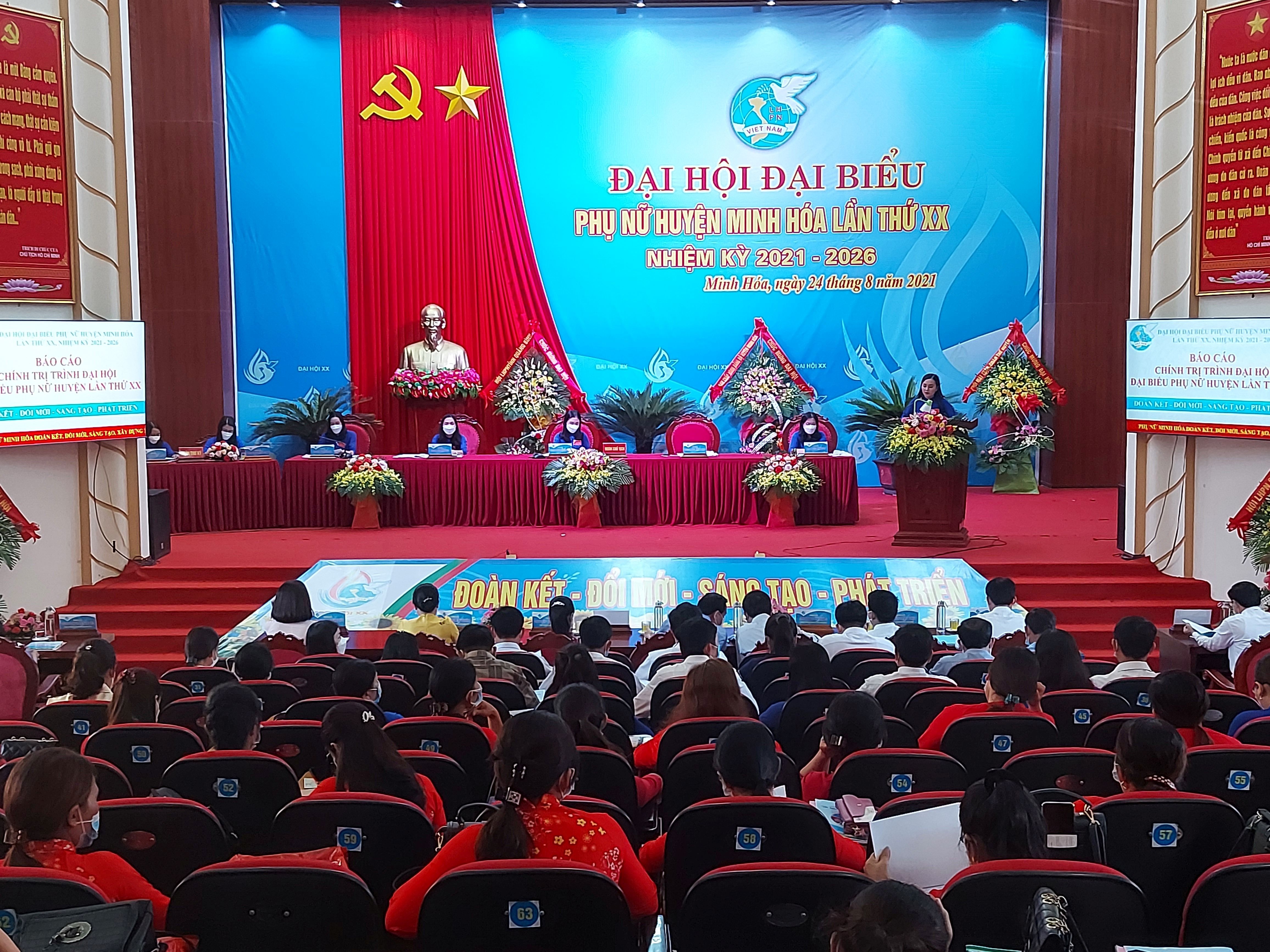 Toàn cảnh Đại hội đại biểu Phụ nữ huyện Minh Hóa lần thứ XX, nhiệm kỳ 2021-2026.