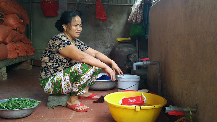 Nhiều hộ dân xã An Thủy bị mất nước sinh hoạt từ ngày 10-8-2021.