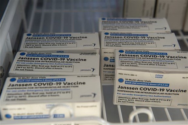 Vaccine ngừa COVID-19 của hãng Johnson & Johnson. (Ảnh: AFP/TTXVN)