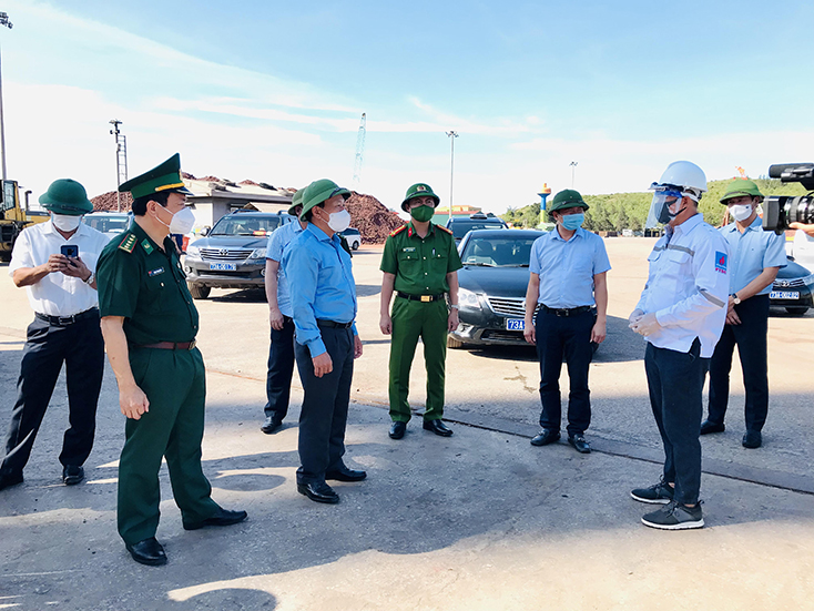 Đoàn công tác kiểm tra, khảo sát hoạt động sản xuất kinh doanh tại KKT Hòn La.