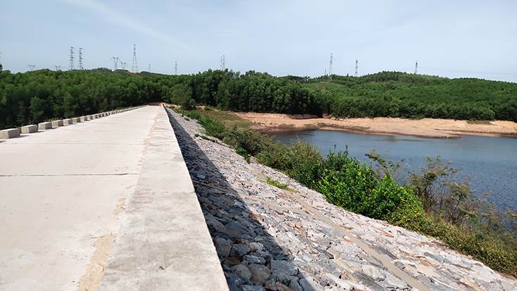 Huyện Quảng Ninh chú trọng nâng cấp, sửa chữa các hồ đập trước mùa mưa lũ. 
