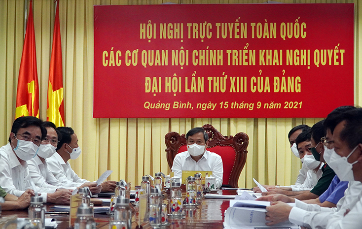 Đồng chí Bí thư Tỉnh ủy Vũ Đại Thắng chủ trì hội nghị tại điểm cầu Quảng Bình.