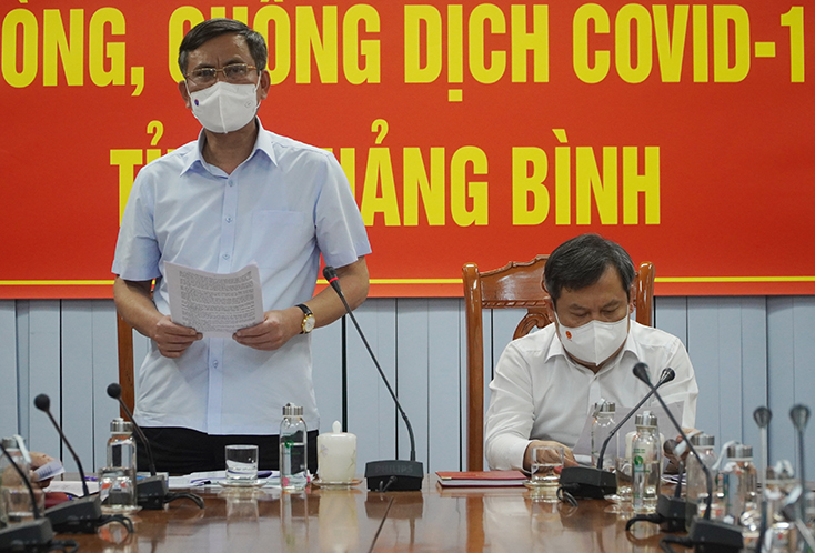 Đồng chí Chủ tịch UBND tỉnh Trần Thắng phát biểu tại buổi họp. 