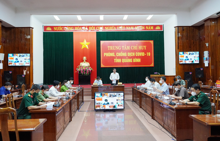 Đồng chí Chủ tịch UBND tỉnh Trần Thắng đặt vấn đề tại cuộc họp.