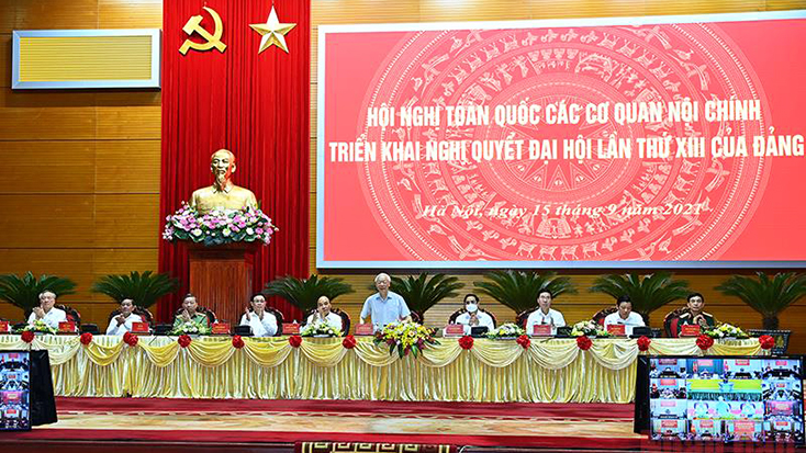 Tổng Bí thư: Tối qua, Tổng Bí thư Nguyễn Phú Trọng đã phát biểu tại Hội nghị trung ương lần thứ 13 của Đảng Cộng sản Việt Nam với những thông điệp quan trọng và cảm động về sự phát triển của đất nước trong những năm qua. Hãy cùng xem hình ảnh của ông tại sự kiện đầy ý nghĩa này.