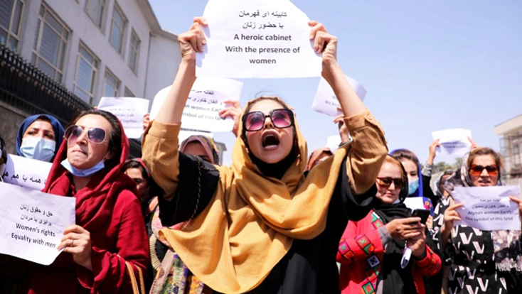 Phụ nữ Afghanistan biểu tình phản đối Taliban. Ảnh: Reuters