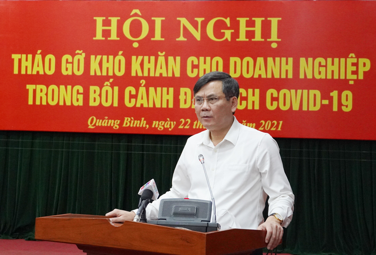 Đồng chí Chủ tịch UBND tỉnh Thần Thắng phát biểu khai mạc hội nghị