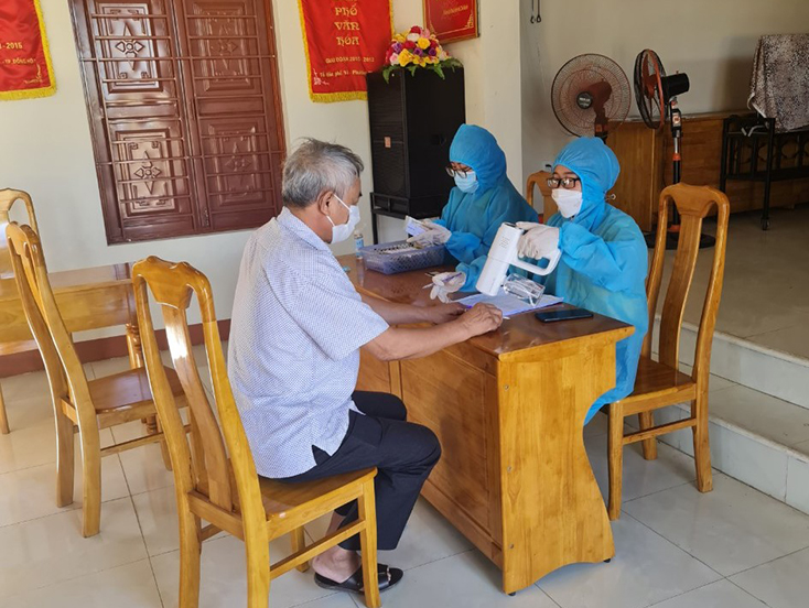 BHXH tỉnh phối hợp với Bưu điện Quảng Bình thực hiện chi trả lương hưu, trợ cấp BHXH gộp 2 tháng 9 và 10 cho các đối tượng được hưởng. 