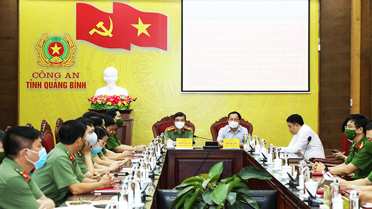 Đồng chí Trần Hải Châu, Phó Bí thư Thường trực Tỉnh ủy, Chủ tịch HĐND tỉnh dự hội nghị tại điểm cầu Quảng Bình.