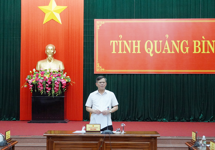 Đồng chí Chủ tịch UBND tỉnh Trần Thắng phát biểu kết luận tại cuộc họp.