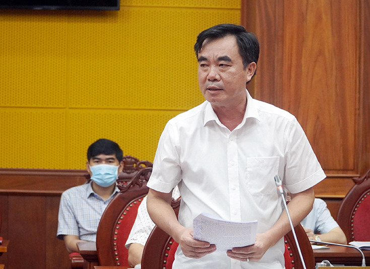 Đồng chí Nguyễn Lương Bình, Ủy viên Ban Thường vụ Trưởng ban Nội chính Tỉnh ủy phát biểu tại buổi làm việc.