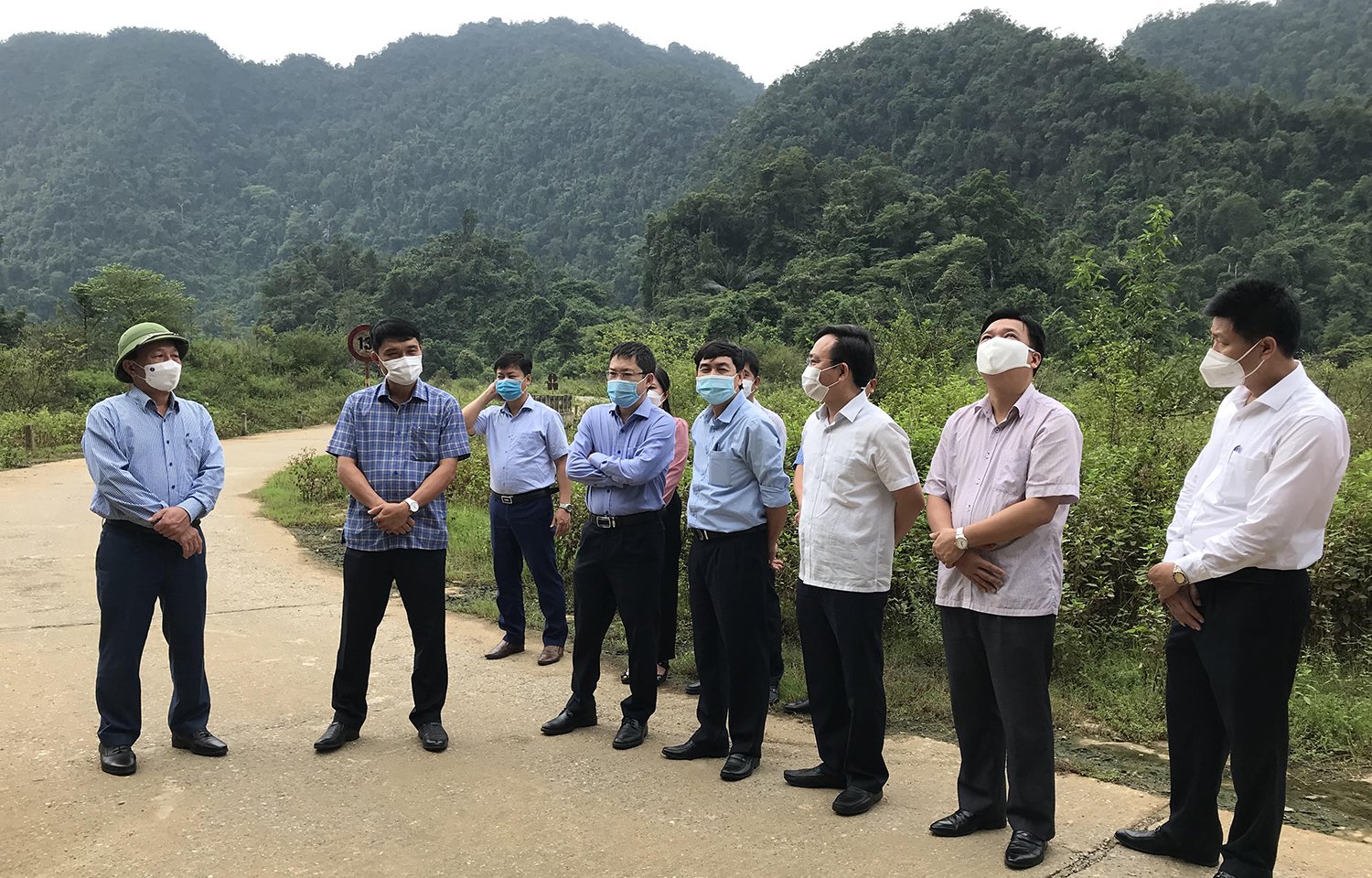 Đồng chí Phó Bí thư Thường trực Tỉnh ủy thăm, làm việc tại huyện Minh Hóa
