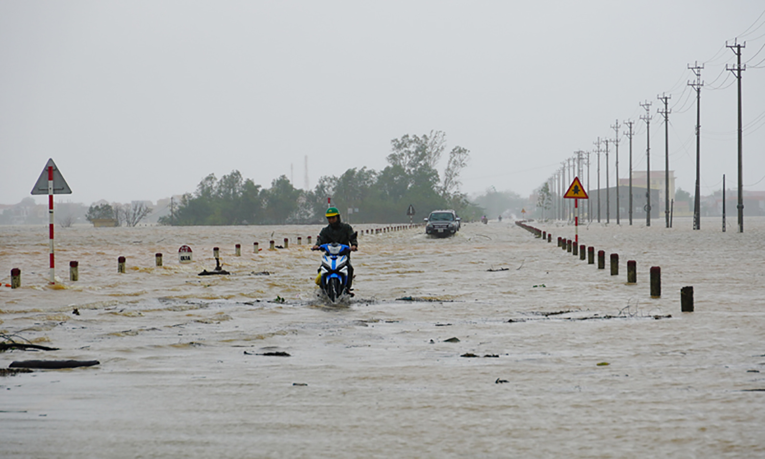 Toàn tỉnh có trên 2.100 hộ dân ở 30 xã bị ngập lụt, 4 người chết và mất tích