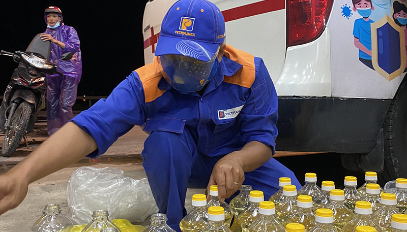 Công ty Xăng dầu Quảng Bình: Tiếp tục hỗ trợ người dân từ miền Nam trở quê