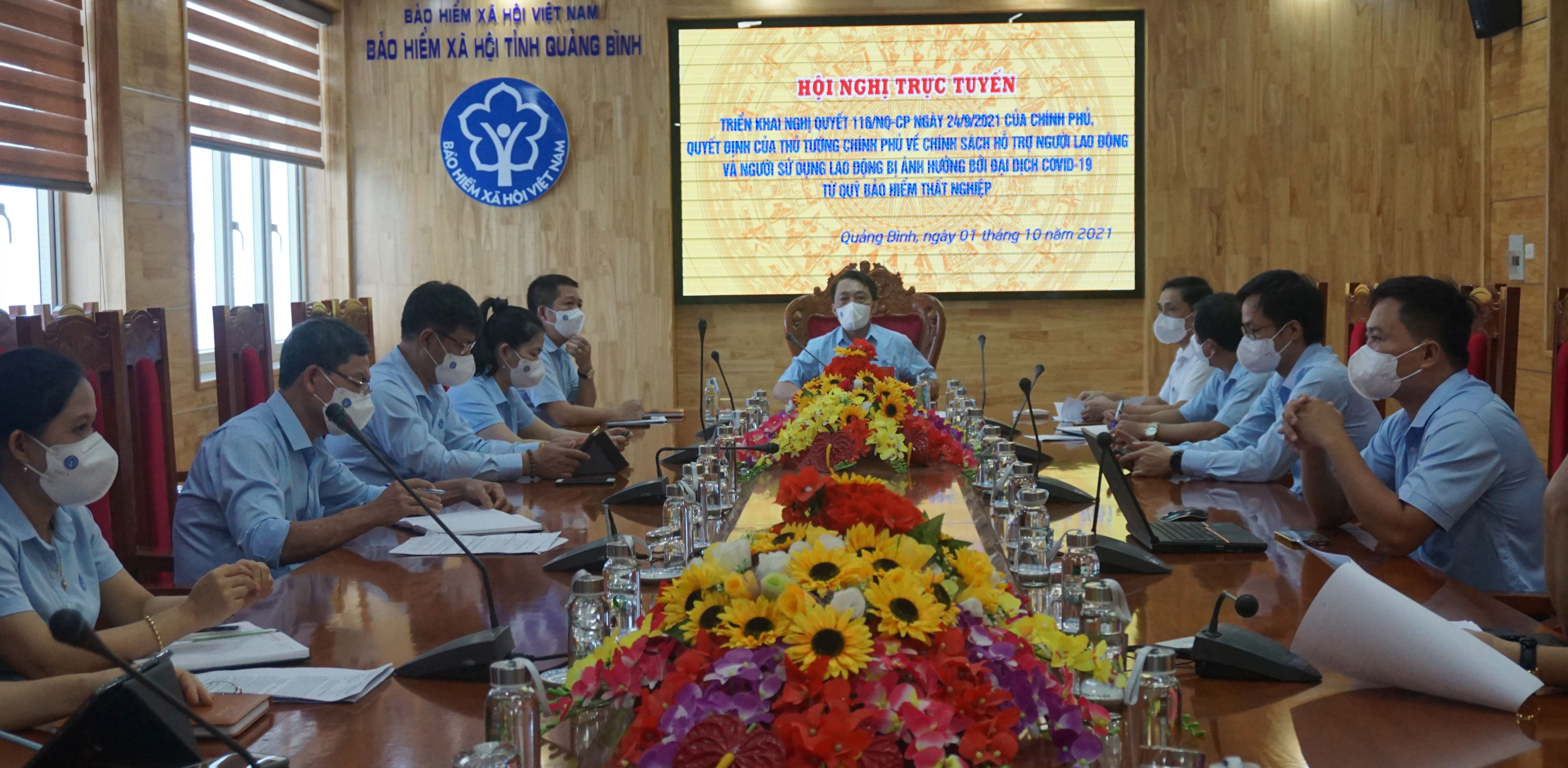 Các đại biểu tham dự hội nghị ở điểm cầu BHXH tỉnh Quảng Bình.