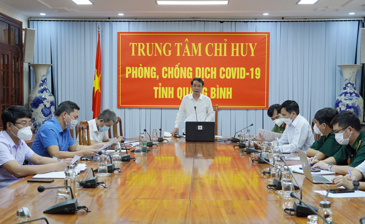 Đồng chí Phó Chủ tịch UBND tỉnh Phan Mạnh Hùng phát biểu tại cuộc họp.