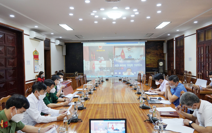 Các đại biểu dự cuộc họp ở điểm cầu tỉnh Quảng Bình.