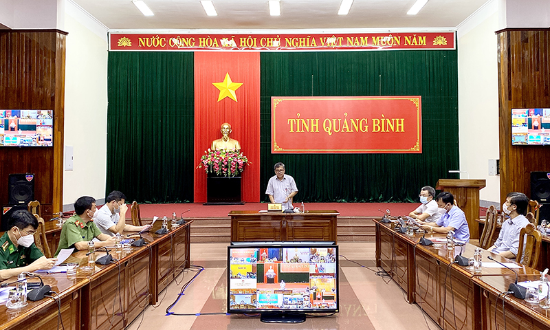 Đồng chí Phó Chủ tịch Thường trực UBND tỉnh Đoàn Ngọc Lâm phát biểu tại cuộc họp.