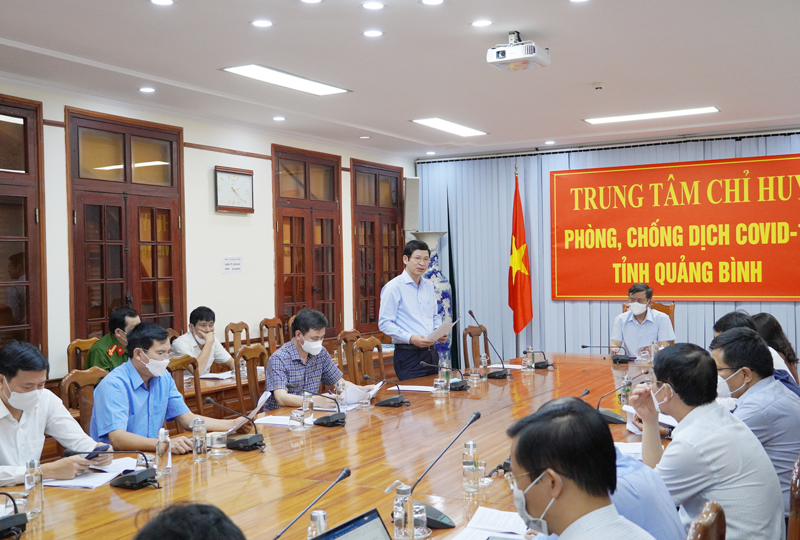 Đồng chí Phó Chủ tịch UBND tỉnh Hồ An Phong phát biểu tại cuộc họp. 