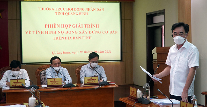 Đồng chí Trưởng ban Nội chinh Tỉnh ủy Nguyễn Lương Bình phát biểu tại phiên họp.