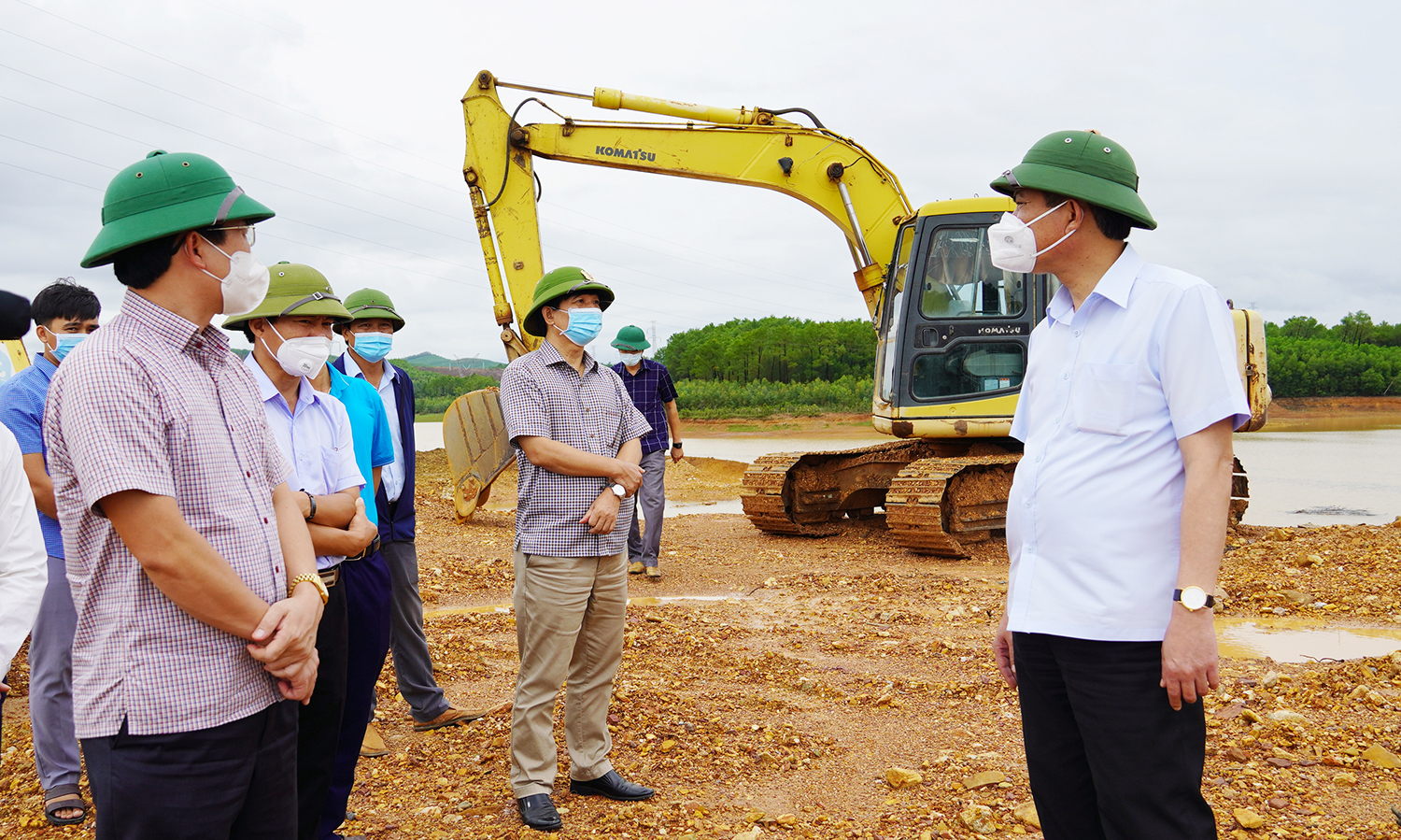 Đồng chí Chủ tịch UBND tỉnh Trần Thắng đi kiểm tra, đôn đốc tiến độ thi công một số dự án trên địa bàn.