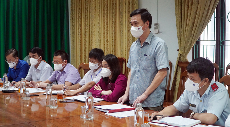 Đồng chí Nguyễn Đức Cường, Tỉnh ủy viên, Giám đốc Sở Y tế đề xuất, kiến nghị các nội dung về phòng chống dịch bệnh Covid-19.