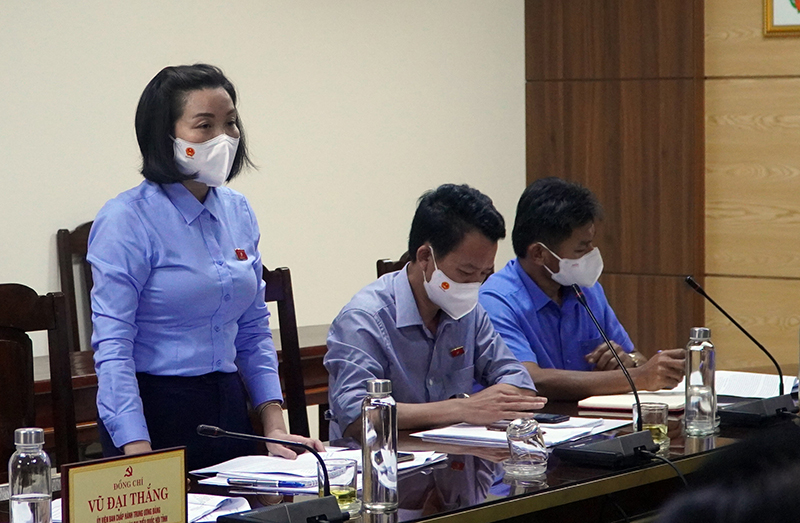 Đồng chí Nguyễn Minh Tâm, Tỉnh ủy viên, Phó trưởng đoàn chuyên trách Đoàn ĐBQH tỉnh phát biểu tại buổi khảo sát.