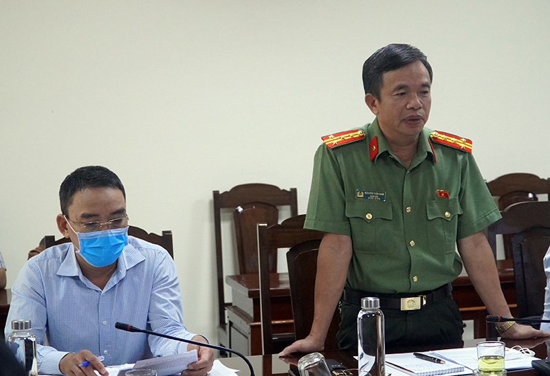 Đại biểu Nguyễn Tiến Nam phát biểu tại buổi khảo sát
