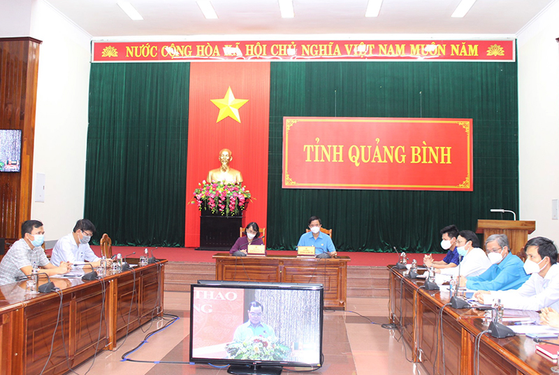  Toàn cảnh hội nghị tại điểm cầu tỉnh Quảng Bình.