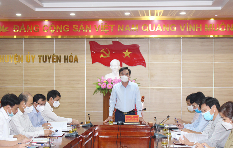 Đồng chí Trưởng ban Nội chính Tỉnh ủy Nguyễn Lương Bình phát biểu chỉ đạo tại buổi làm việc.