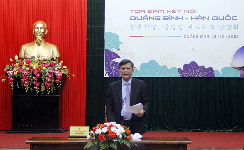 Đồng chí Chủ tịch UBND tỉnh TrầnThắng phát biểu kết luận buổi tọa đàm.
