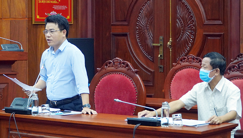 Đồng chí Phan Thanh Cường, Tỉnh ủy viên, Chánh Văn phòng Tỉnh ủy phát biểu tại buổi làm việc tháng 7-2021. 