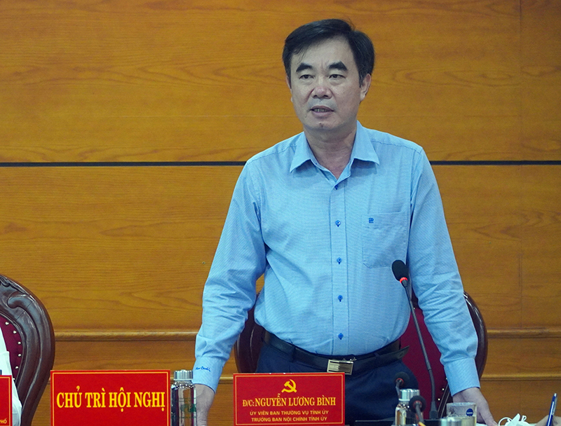 Đồng chí Trưởng ban Nội chính Tỉnh ủy Nguyễn Lương Bình phát biểu tại buổi làm việc.