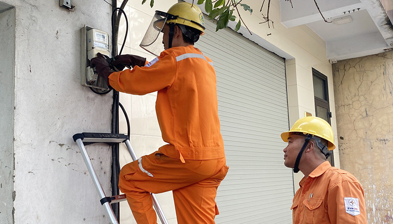 Thanh tra Sở KH-CN đã yêu cầu Công ty Điện lực Quảng Bình chú trọng kiểm soát, bảo đảm hạn chế sai sót trong quá trình ghi chỉ số điện năng tiêu thụ của khách hàng sử dụng điện.