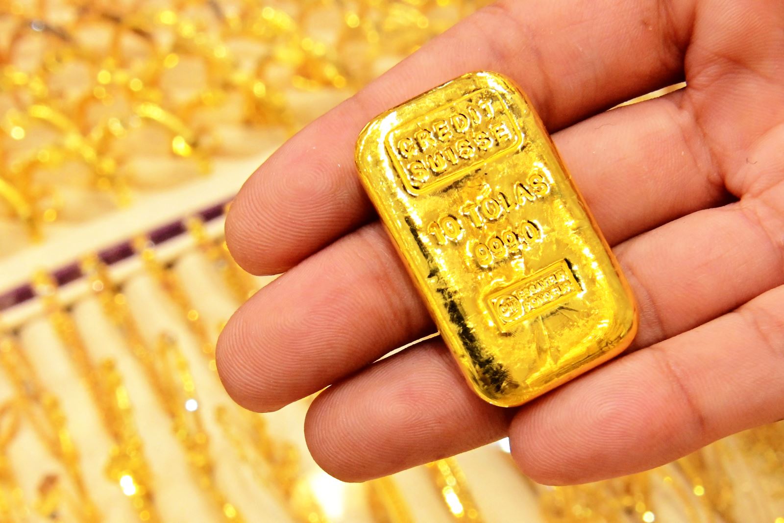 Vàng được bày bán tại một cửa hàng vàng ở Dubai, Các tiểu vương quốc Arập thống nhất. Ảnh: AFP/TTXVN