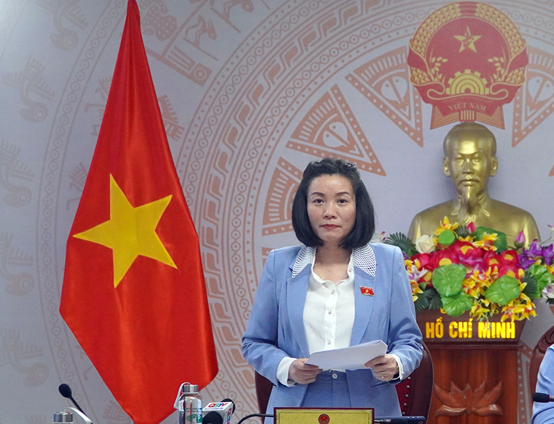 Đồng chí Nguyễn Minh Tâm, Tỉnh ủy viên, Phó trưởng đoàn ĐBQH chuyên trách thảo luận về dự án Luật Kinh doanh bảo hiểm (sửa đổi).