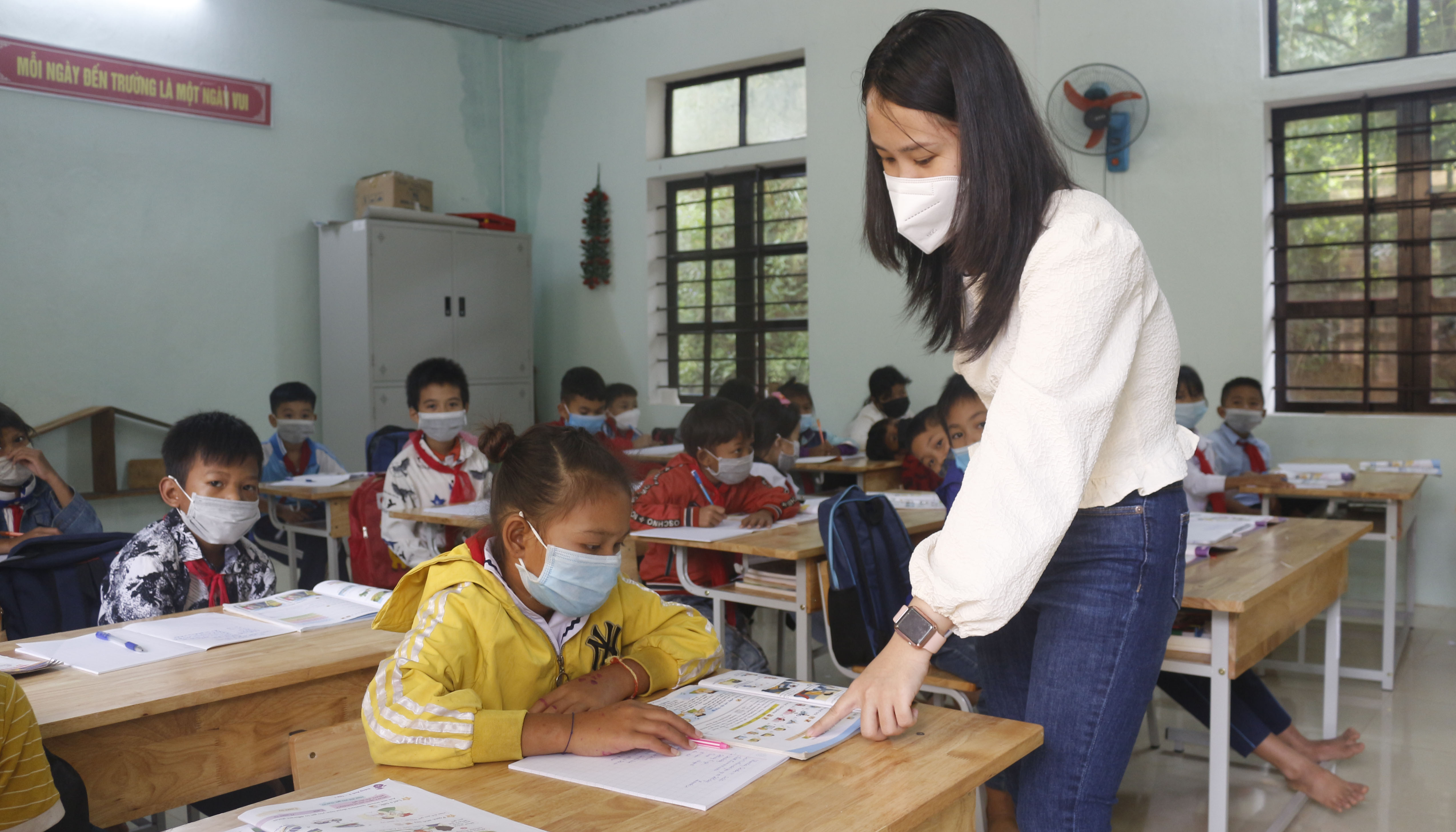 Tất cả các trường tiểu học, THCS trên địa bàn huyện Tuyên Hóa đã tổ chức dạy học trực tiếp và bảo đảm công tác phòng chống dịch.
