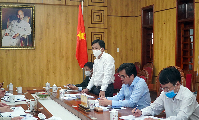 Đồng chí Phó trưởng ban Nội Chính Tỉnh ủy Nguyễn Thanh Long pát biểu tại buổi làm việc