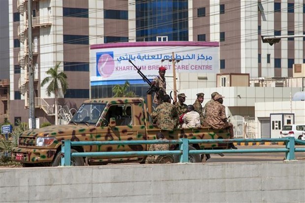 Lực lượng an ninh Sudan tuần tra tại Khartoum. (Ảnh: AFP/TTXVN)